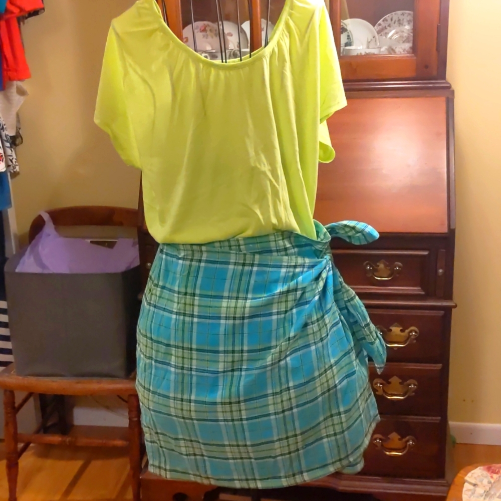 express skirt, sz m, aqua & green  & jcp green Tshirt sz l
